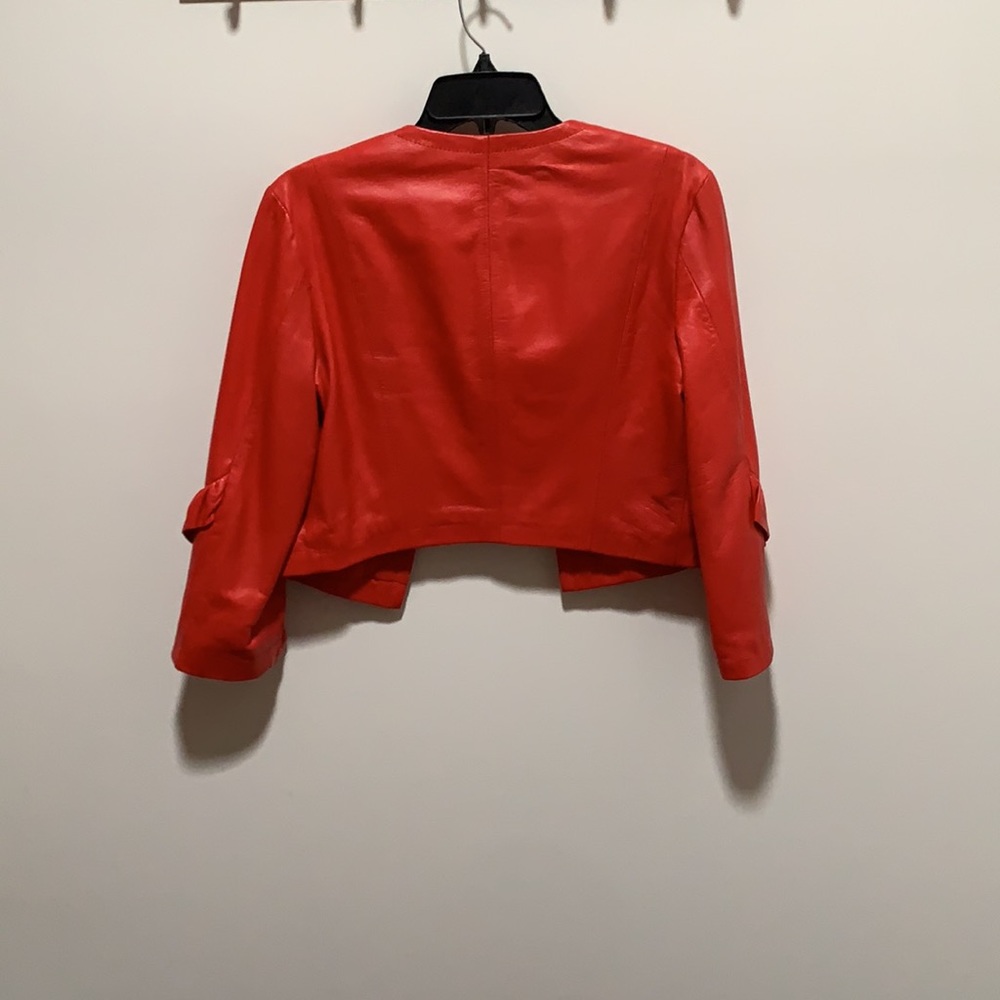 Cropped red leather jacket - Picture 3 of 4